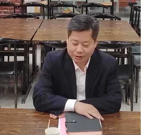 参加调研的还有市人社局职建科科长李昌兴,市人社局就业促进科负责人